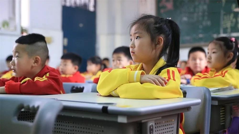 新課桌椅時(shí)代——科學(xué)健康三防正姿課桌椅普及方案(圖14) 新課桌椅時(shí)代——科學(xué)健康三防正姿課桌椅普及方案(圖14)