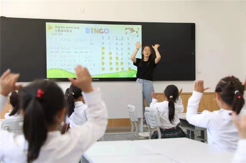 博仕有成課桌椅進駐唐山西那母君華小學(xué)(圖7)