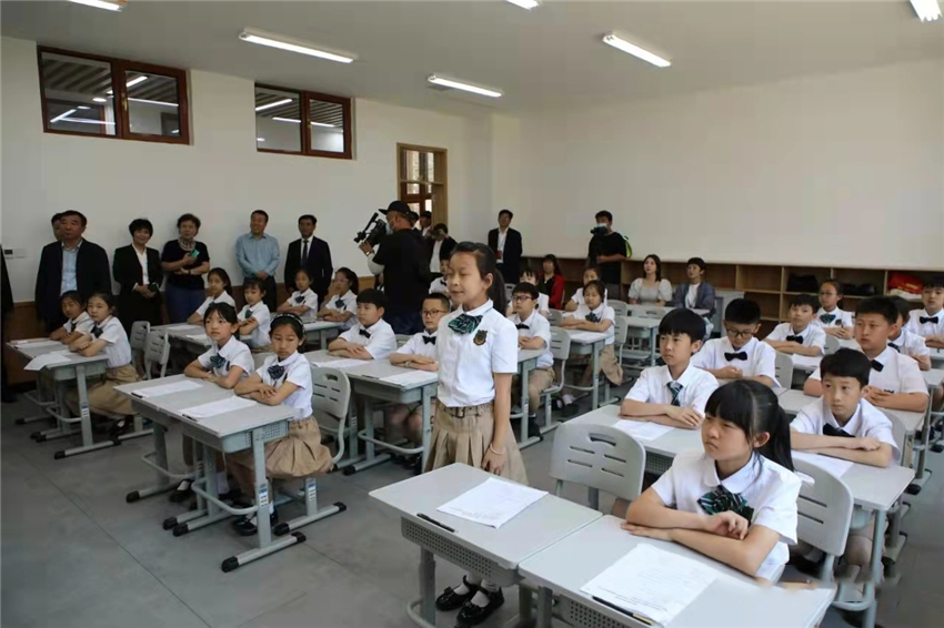 博仕有成課桌椅進駐唐山西那母君華小學(xué)(圖6)