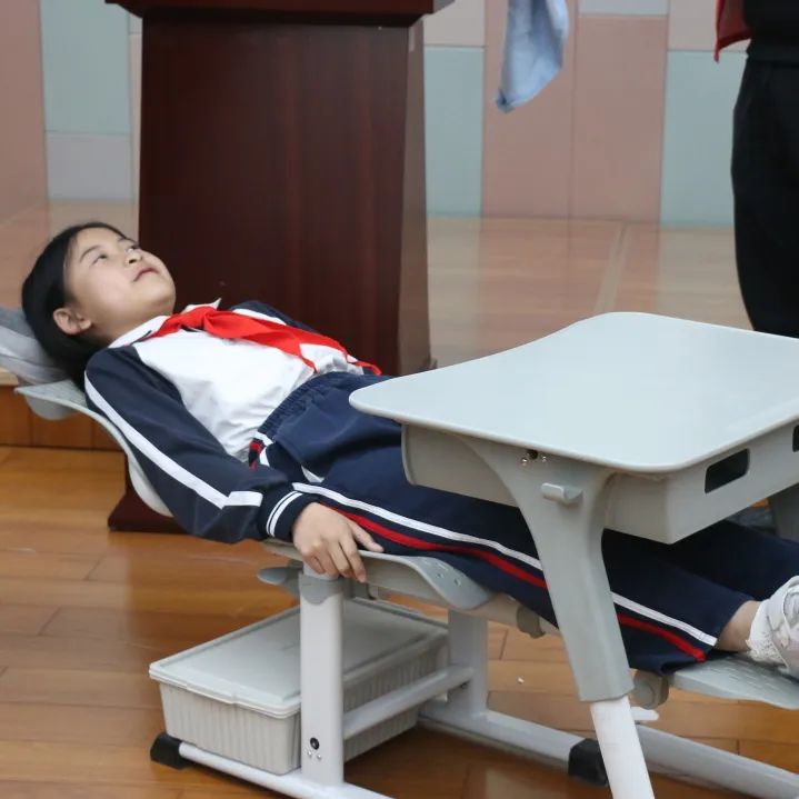 快樂(lè)學(xué)習(xí)，健康午休 | 博士有成午休課桌椅走進(jìn)莞城中心小學(xué)(圖8)